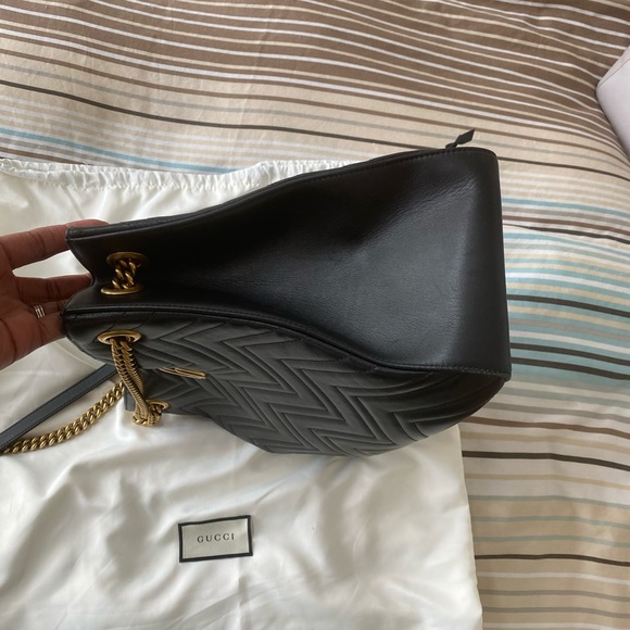 ❌❌Sold❌❌ GG MARMONT MATELASSE LEATHER SHOULDER BAG - Picture 4 of 12